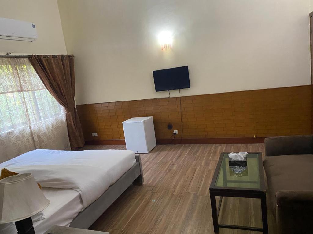 Imperial Guest House Исламабад Экстерьер фото