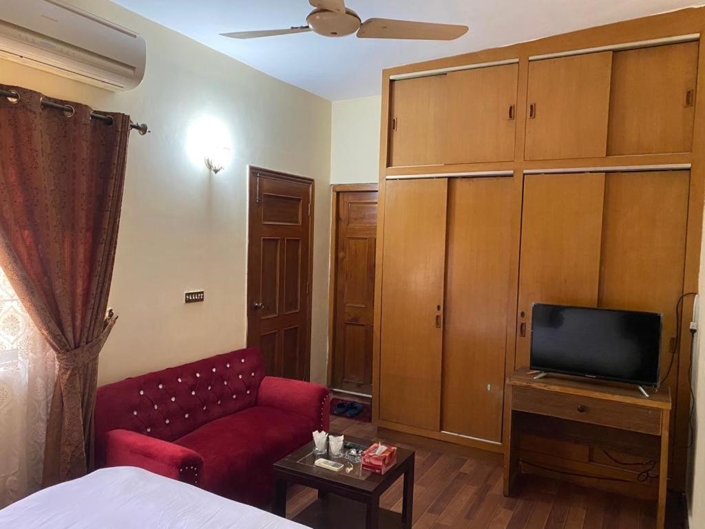 Imperial Guest House Исламабад Экстерьер фото